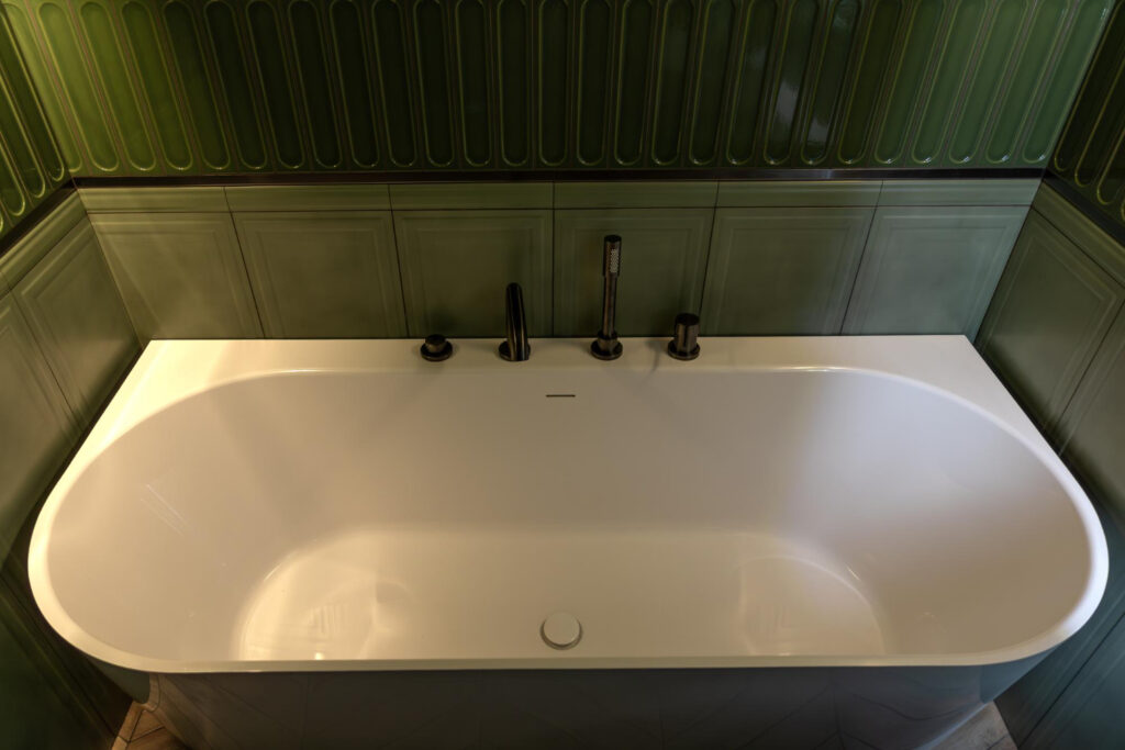 Average Bathtub Refinishing Cost in 2026
